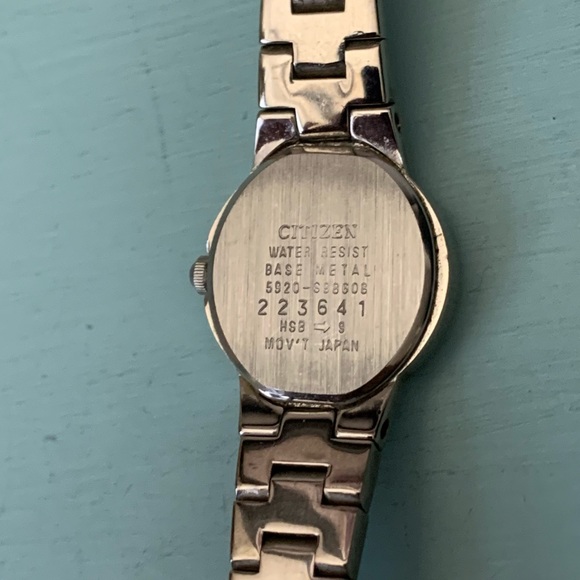 Vintage Silver Citizen Watch - Picture 3 of 11